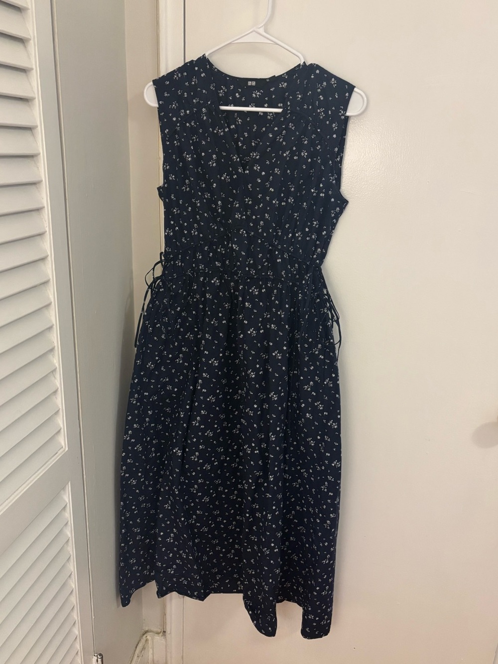 Uniqlo Navy Floral Sleeveless Cinch-Waist Dress